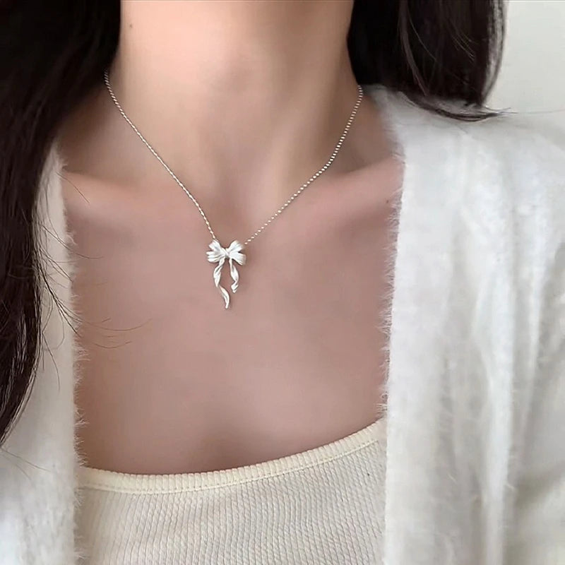 Elegant Silver Bow Necklace