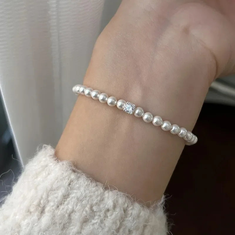 Simple Pearl Bracelet