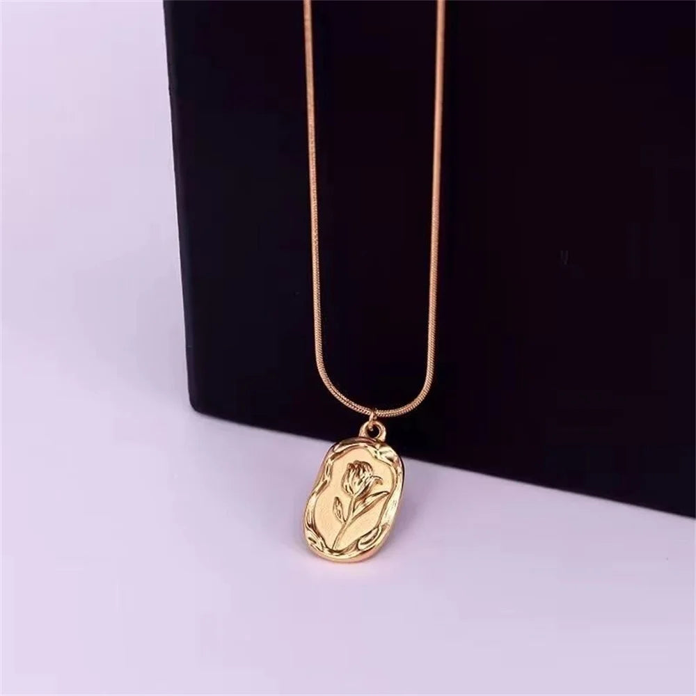 Vintage Simple Rose Pendant Necklace